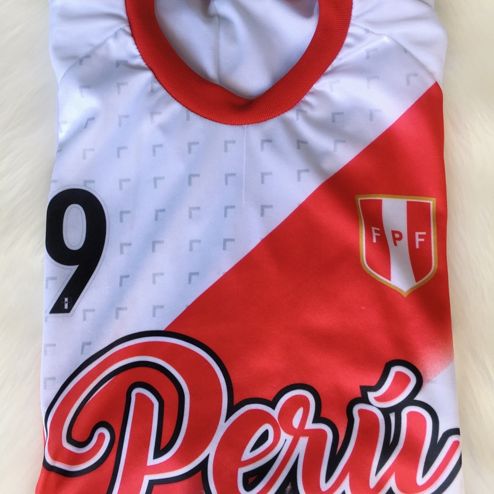 Peru Soccer Jersey Paolo Guerrero Mens Size Small